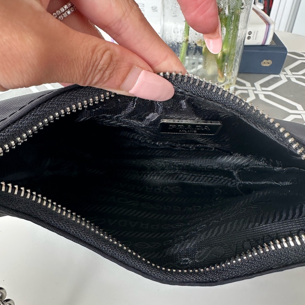 Black Prada Re-Edition 2005 Re-Nylon bag - Picture 6 of 9